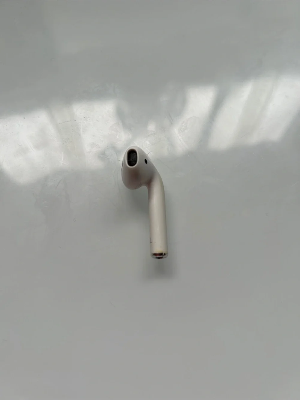 Apple White Earbud Charging Case LEFT EARBUD ONLY